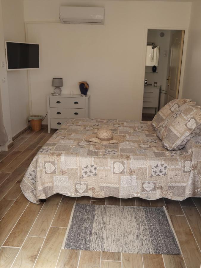 Le Jardin Des Selves Bed & Breakfast Draguignan Exterior photo